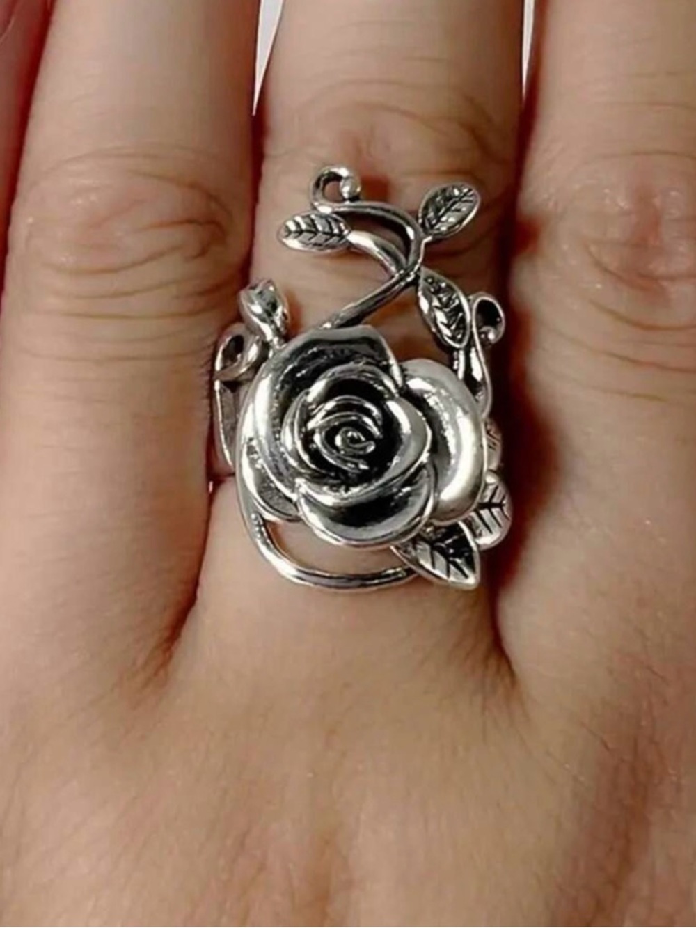 🌹🆕🌹Silver Rose Flower Statement Ring 
Size 10